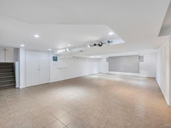 64 Fox Place, Hicksville NY 11801