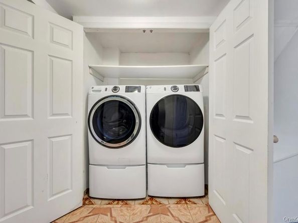 64 Fox Place, Hicksville NY 11801