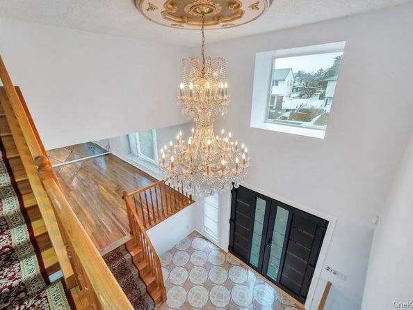 64 Fox Place, Hicksville NY 11801