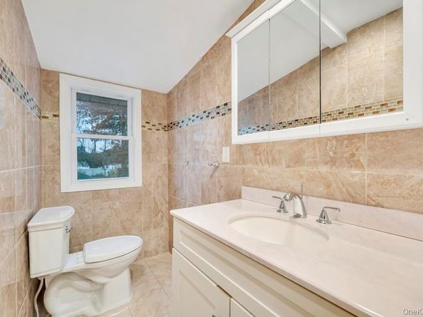 64 Fox Place, Hicksville NY 11801