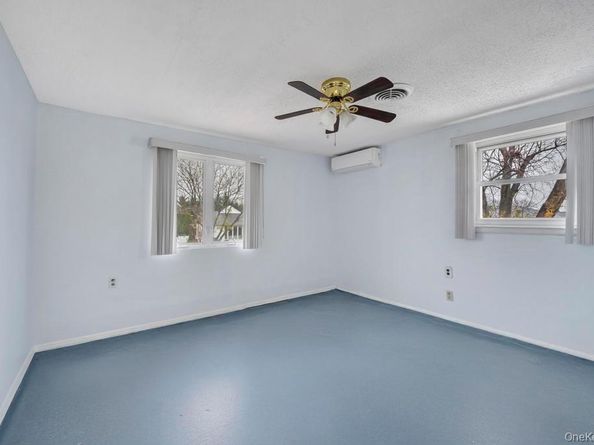 64 Fox Place, Hicksville NY 11801