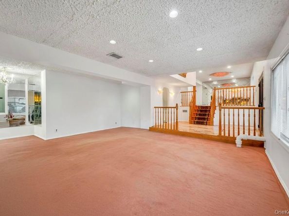 64 Fox Place, Hicksville NY 11801