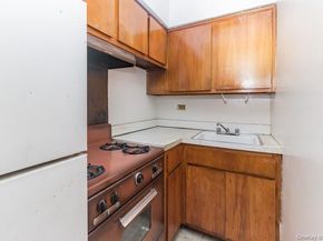 5235 Post Road 1B, Bronx NY 10471