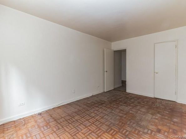 5235 Post Road 1B, Bronx NY 10471