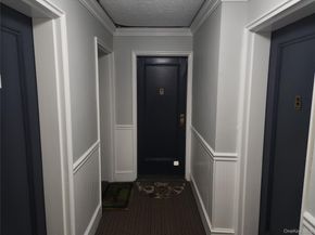 30 Cathedral Avenue 6B, Hempstead NY 11550