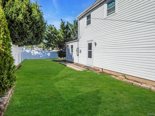 160 Old Farm Road, Levittown NY 11756