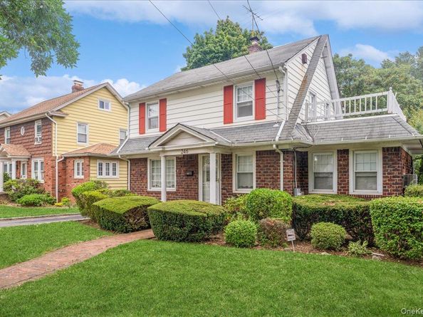 246 Wellington Road, Mineola NY 11501
