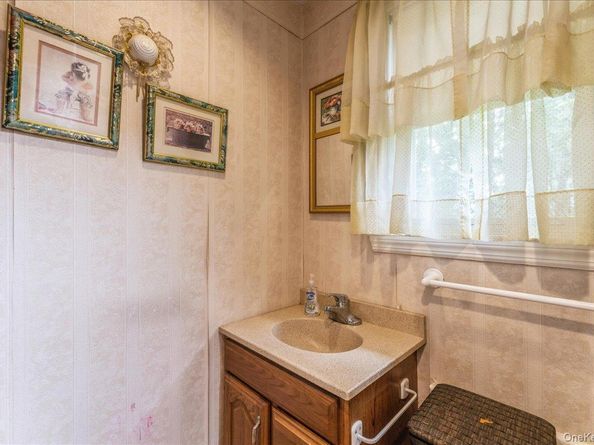 246 Wellington Road, Mineola NY 11501