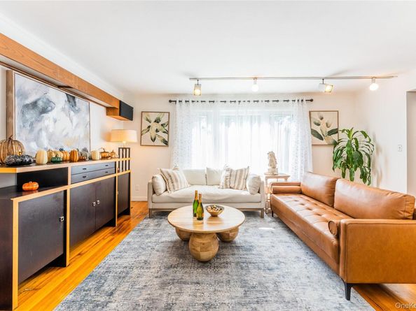 50-15 199th Street, Fresh Meadows NY 11365