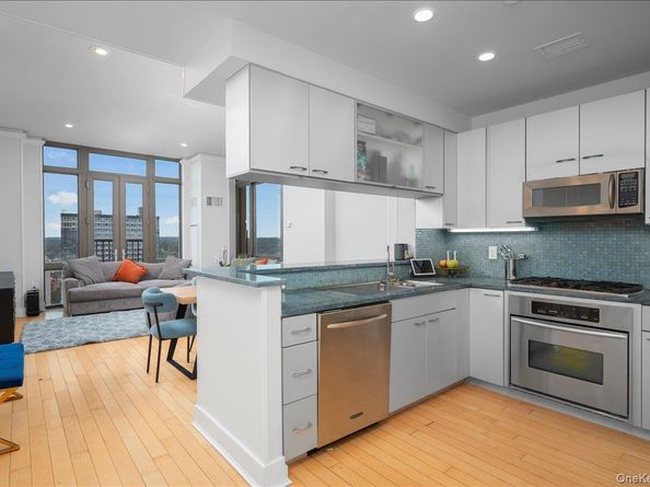175 Huguenot Street 2208, New Rochelle NY 10801