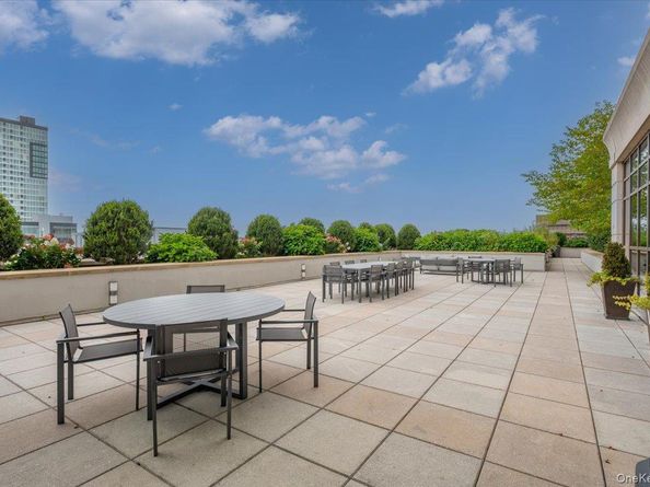 175 Huguenot Street 2208, New Rochelle NY 10801