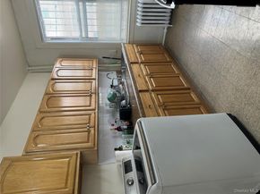 710 E 211th Street, Bronx NY 10467