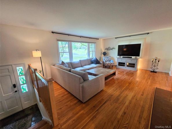 40 Magnolia Road, Briarcliff Manor NY 10510