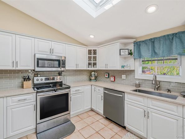 163 Smith Avenue, Holbrook NY 11741