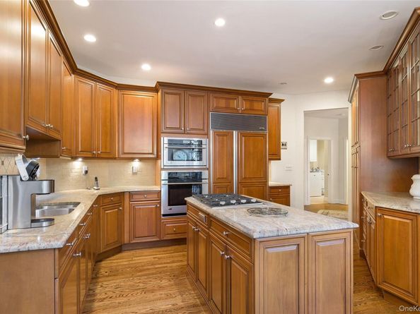 39 Club Pointe Drive, White Plains NY 10605