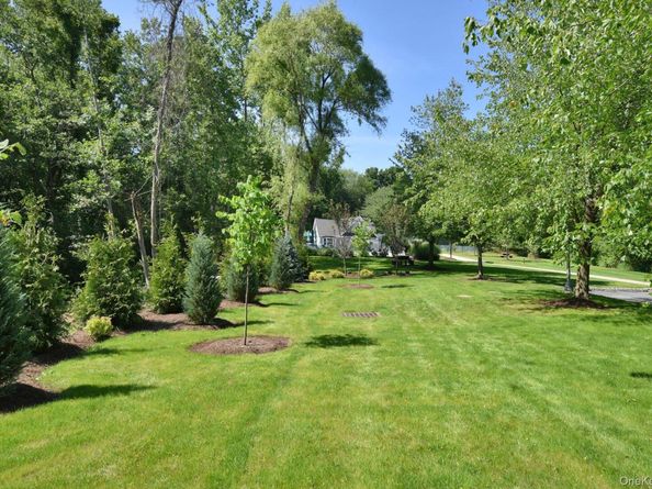 39 Club Pointe Drive, White Plains NY 10605