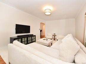 106 S Village Avenue 1D, Rockville Centre NY 11572