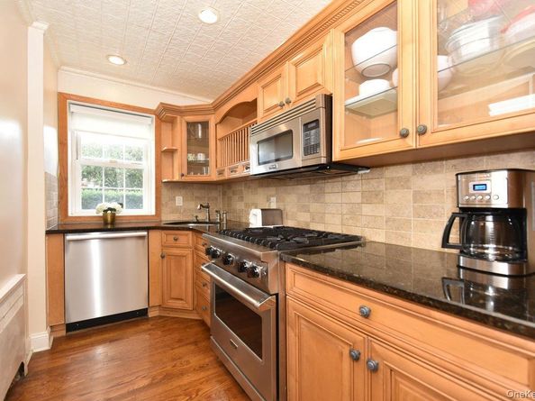 106 S Village Avenue 1D, Rockville Centre NY 11572