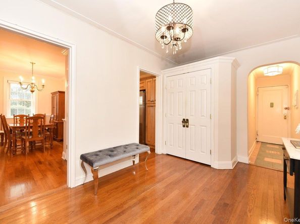 106 S Village Avenue 1D, Rockville Centre NY 11572