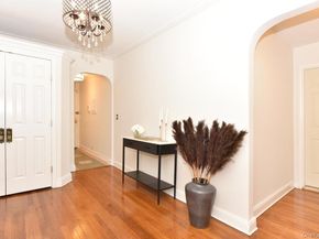 106 S Village Avenue 1D, Rockville Centre NY 11572