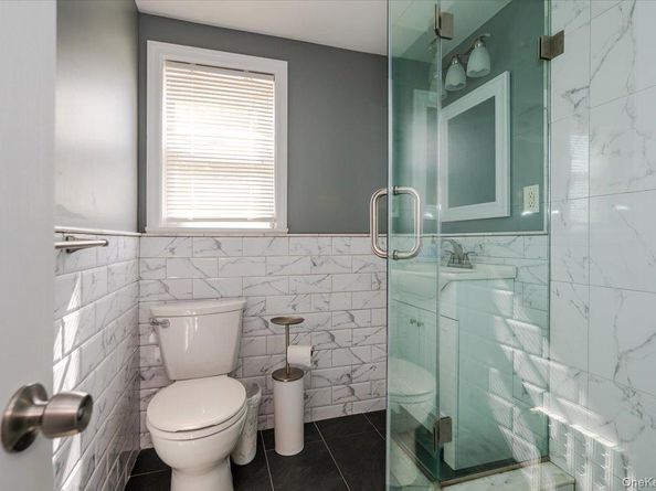 99 W Cortland Avenue, Oceanside NY 11572