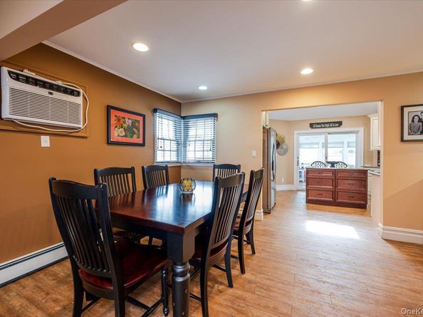 99 W Cortland Avenue, Oceanside NY 11572