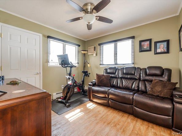 99 W Cortland Avenue, Oceanside NY 11572