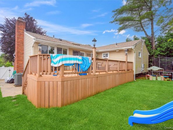 11 Robin Lane, Plainview NY 11803