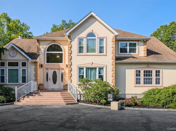 162 Miller Place Road, Miller Place NY 11764