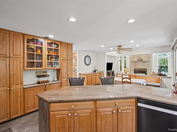 162 Miller Place Road, Miller Place NY 11764