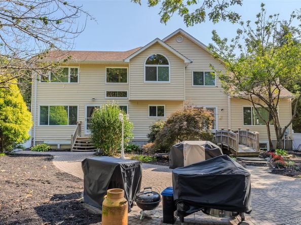 162 Miller Place Road, Miller Place NY 11764