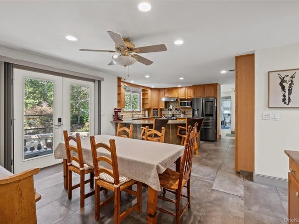 162 Miller Place Road, Miller Place NY 11764