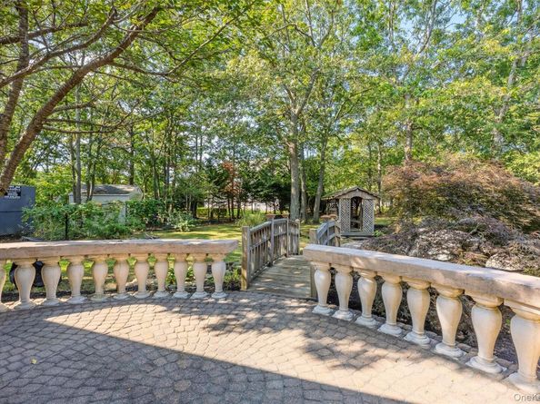 162 Miller Place Road, Miller Place NY 11764