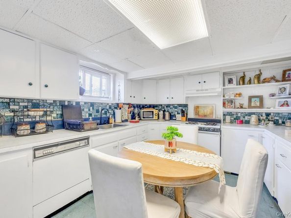 5 Park Place, Valley Stream NY 11580