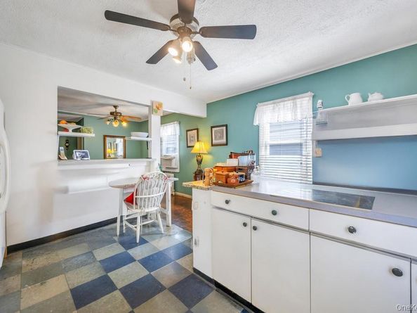 5 Park Place, Valley Stream NY 11580