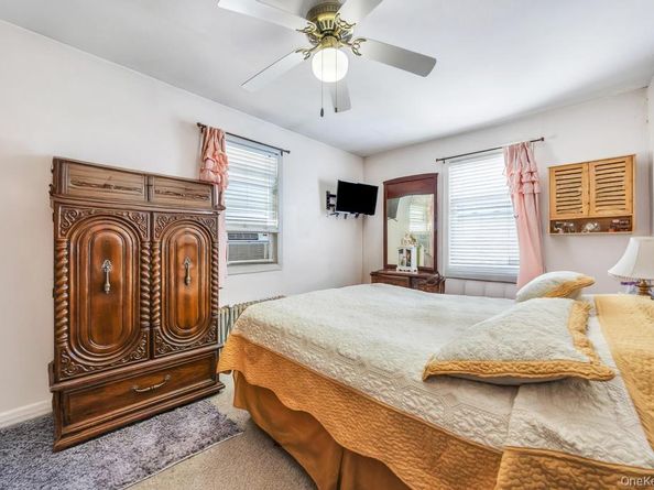 5 Park Place, Valley Stream NY 11580