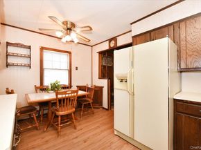 366 W Gates Avenue, Lindenhurst NY 11757