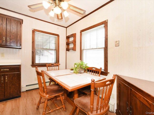 366 W Gates Avenue, Lindenhurst NY 11757