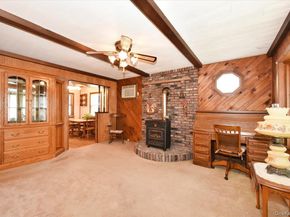366 W Gates Avenue, Lindenhurst NY 11757