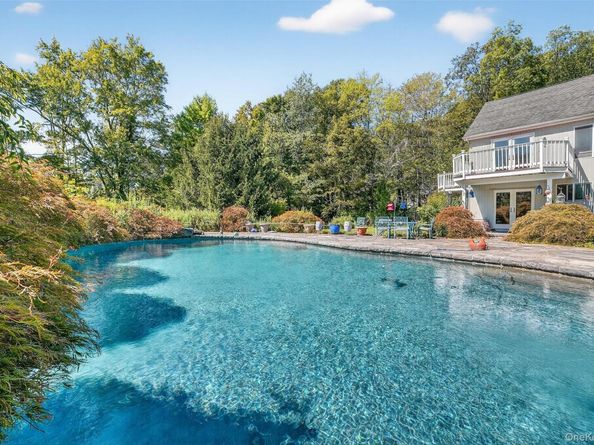 986 Cliff Avenue, Yorktown Heights NY 10598