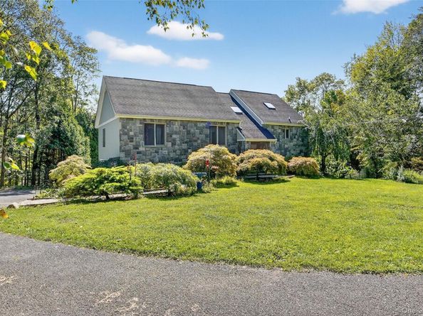 986 Cliff Avenue, Yorktown Heights NY 10598