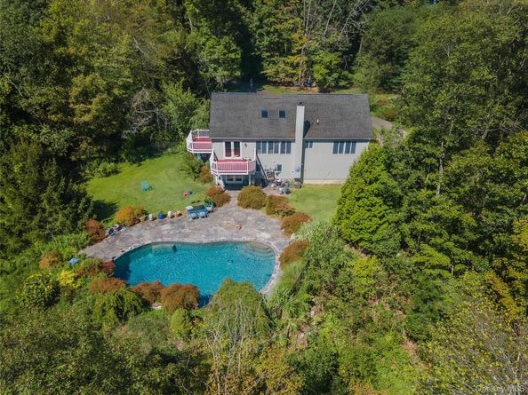 986 Cliff Avenue, Yorktown Heights NY 10598