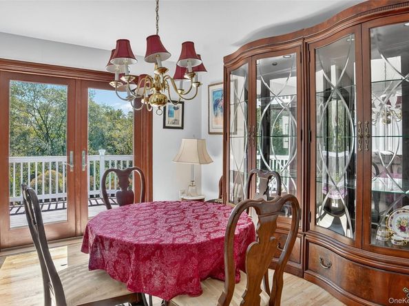 986 Cliff Avenue, Yorktown Heights NY 10598