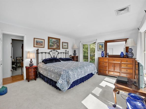 986 Cliff Avenue, Yorktown Heights NY 10598