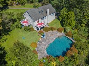 986 Cliff Avenue, Yorktown Heights NY 10598