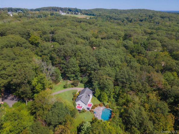 986 Cliff Avenue, Yorktown Heights NY 10598