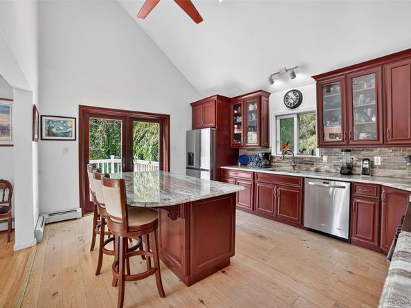 986 Cliff Avenue, Yorktown Heights NY 10598