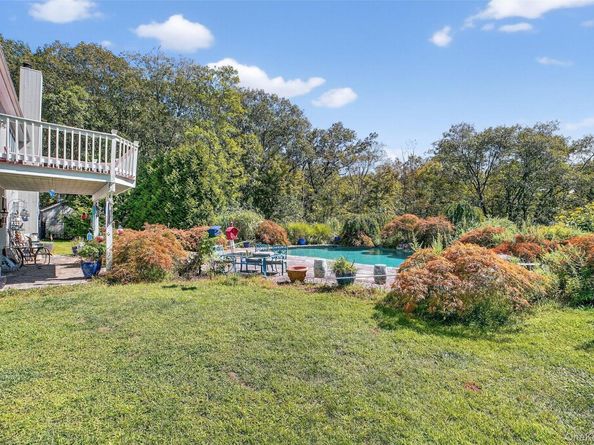 986 Cliff Avenue, Yorktown Heights NY 10598
