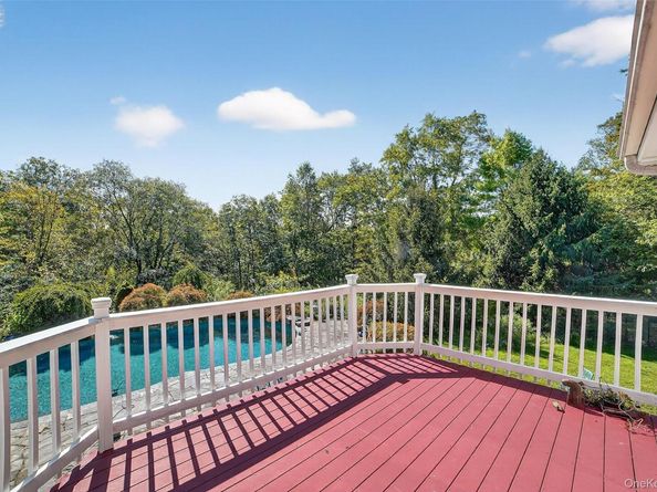 986 Cliff Avenue, Yorktown Heights NY 10598
