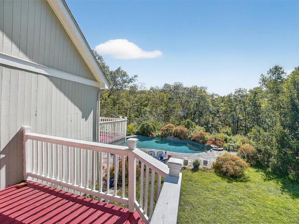 986 Cliff Avenue, Yorktown Heights NY 10598